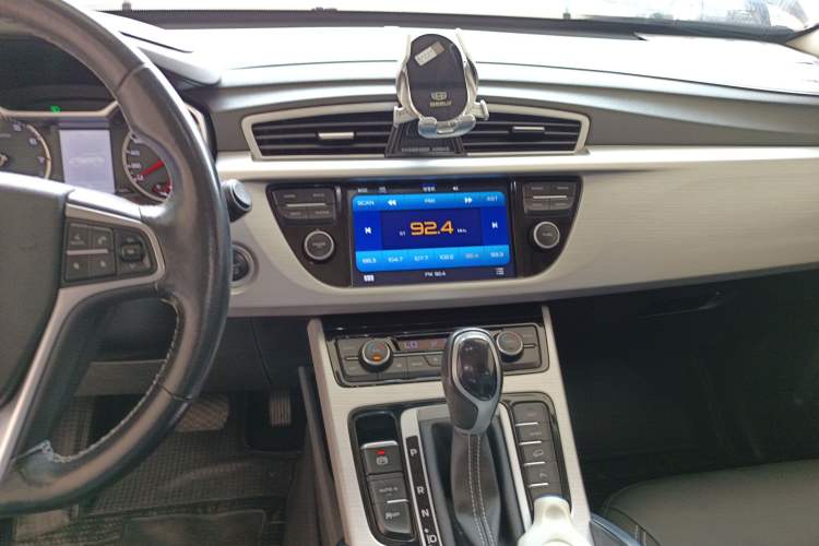 Used Geely Auto Emgrand X7 Sport 2016 1.8TD Automatic ZhiShang Model