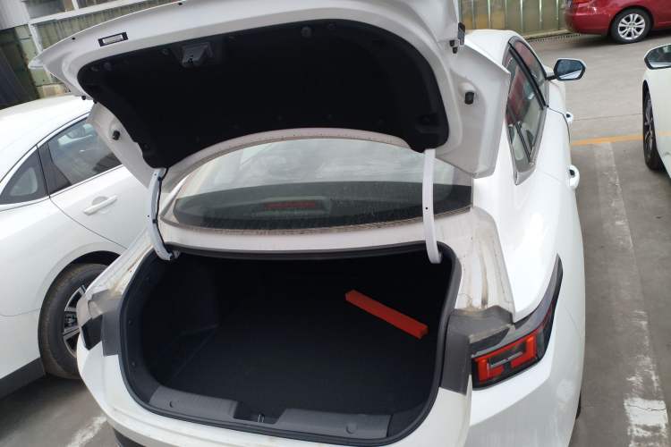 Used CHANGAN Eado 2025 Blue Whale 1.5T 500Bar Prestige Model
