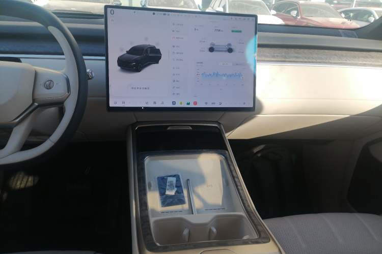 Used ONVO Luxeed L90 2025 Model—Ultra Six-Seater Version