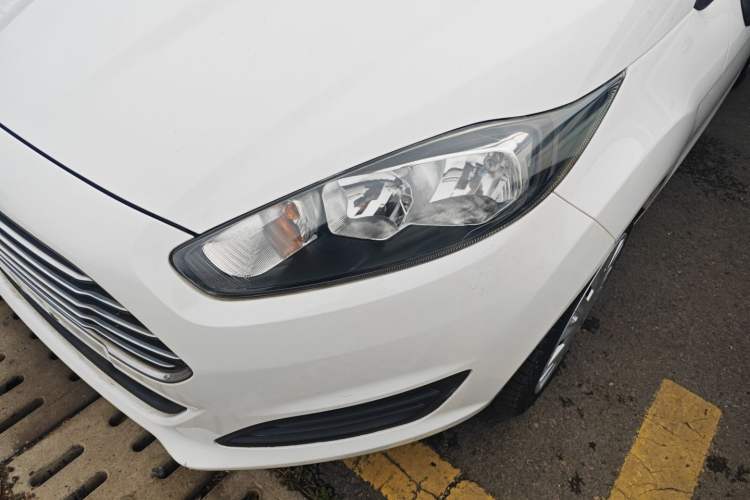 Used Ford Fiesta 2013 Sedan 1.5L Manual Fashion Edition