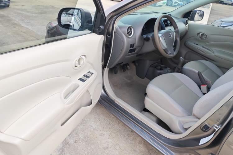 Used Nissan Sunny 2015 1.5XE Manual Comfort Edition
