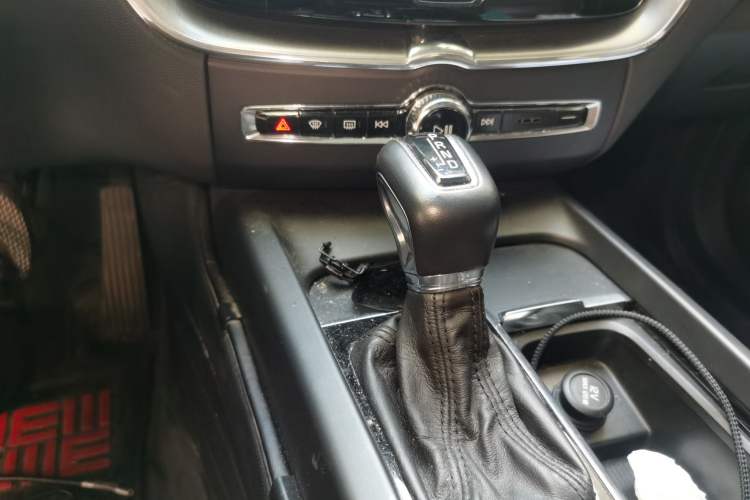 Used Volvo XC60 2019 T5 4x4 Smart Edition China V Standard
