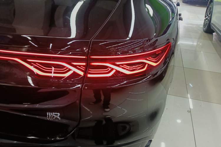 Used BYD Han 2023 EV Champion Edition 506KM Front-Wheel-Drive Premium Model Right Rear Taillight