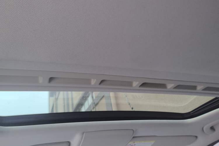 Used Volkswagen Lavida 2013 Restyled Classic 1.6L Automatic Comfort Edition Headliner