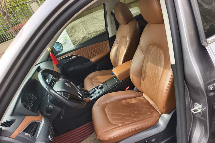 Used BORGWARD BX7 2016 28T Four-Wheel Drive Flagship Version 5 Seats Left Front Seat