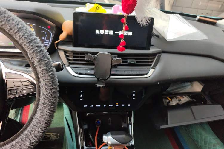 Used Dongfeng Aeolus Yixuan 2020 230T Automatic Cool Edition Audio And AC Panel