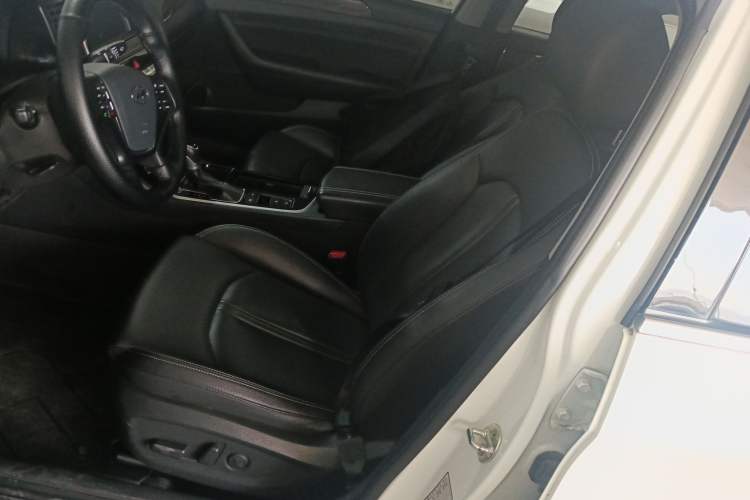 Used Hyundai Sonata Plug-in Hybrid 2018 2.0 PHS Smart Connect Version China VI Standard Left Front Seat