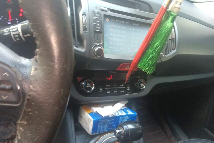 Used Kia Sportage R 2011 2.0L Automatic Two-Wheel Drive GL Audio And AC Panel