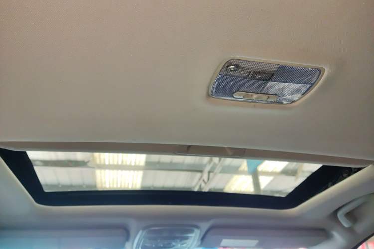 Used Haval M6 2019 1.5T DCT Two-Wheel Drive Elite Version China VI Standard Headliner