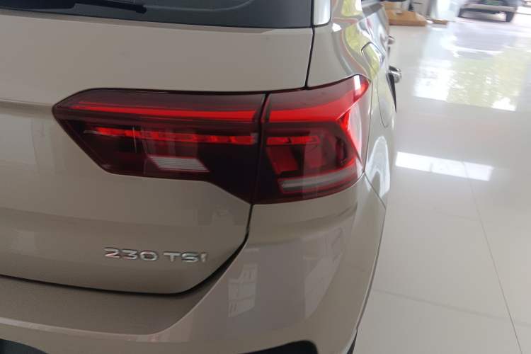 Used Volkswagen T-ROC 2020 230TSI DSG Two-Wheel Drive Advanced Version
