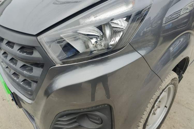 Used Jinbei Gold Hiace M Classic 2024 1.5L Engineering Lion Passenger Vehicle 6 Seats Left Front Headlight