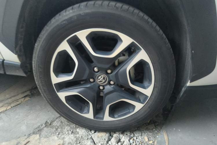 Used Toyota RAV4 2020 2.0L CVT Four-Wheel Drive Prestige Edition
