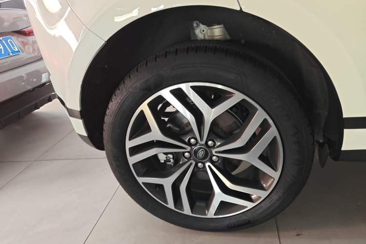 Used Land Rover Range Rover Evoque 2024 Aurora L 249 PS Prestige Light-Chasing Edition