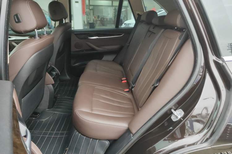 Used BMW X5 2017 xDrive28i Left Rear Seat