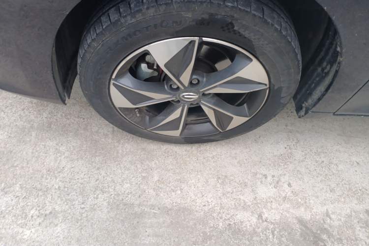 Used GAC Trumpchi M6 2021 PRO 270T Automatic Luxury Edition Left Front Wheel Hub