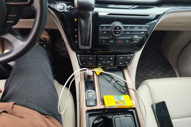 Used GAC Trumpchi M8 2020 Flagship Model 390T Luxury Edition Gear Lever