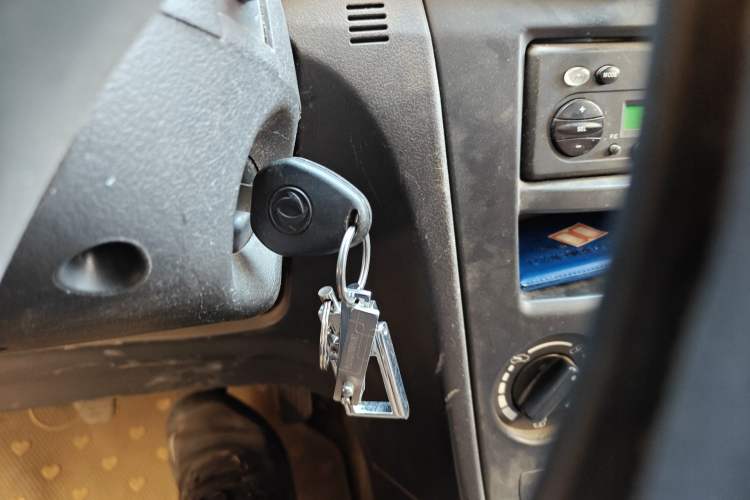 Used Dongfeng Aeolus S30 2014 1.6L Manual Gratitude Edition CNG