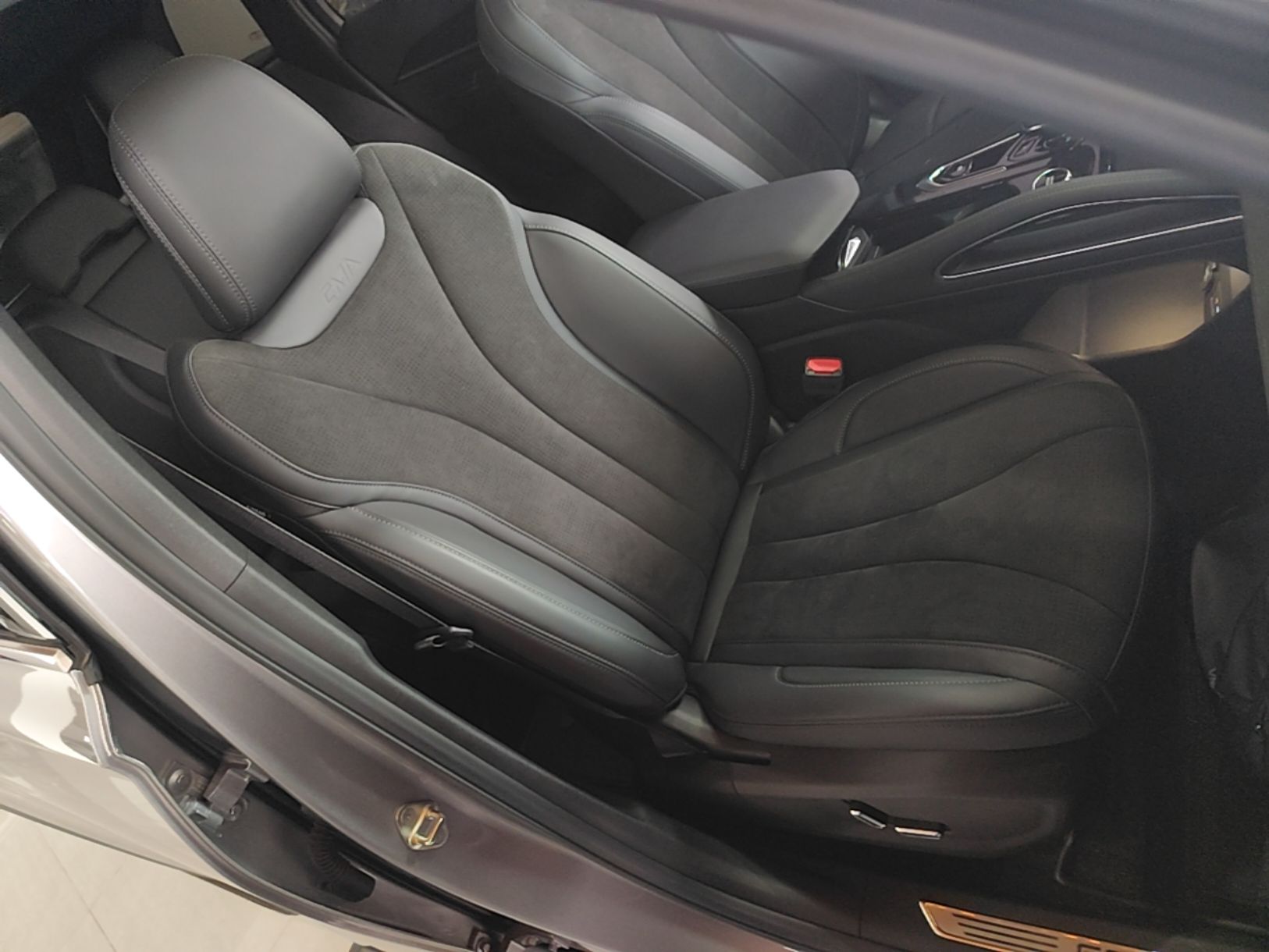 Geely Auto Monjaro L 2024 2.0TD High-Power Automatic Two-Wheel Drive Skyline Edition — снимка 19