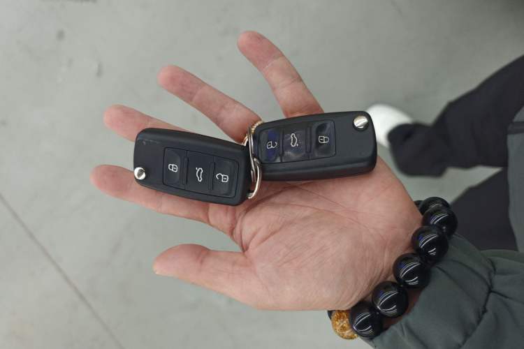 Used Volkswagen Sagitar 2017 1.6L Automatic Comfort Model Vehicle Key