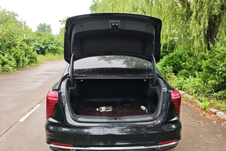 Used Hongqi H5 2024 2.0T Automatic Smart Connect Flagship Edition