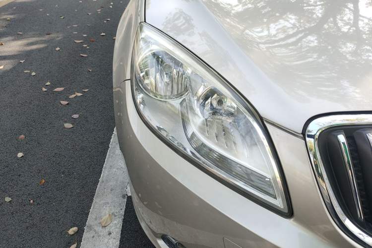 Used Buick GT 2013 GT 1.6L Automatic Fashion Edition Right Front Headlight