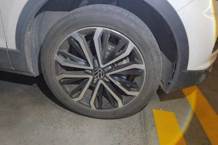 Used Volkswagen T-ROC 2021 280TSI DSG Two-Wheel Drive Comfort Connect Edition
