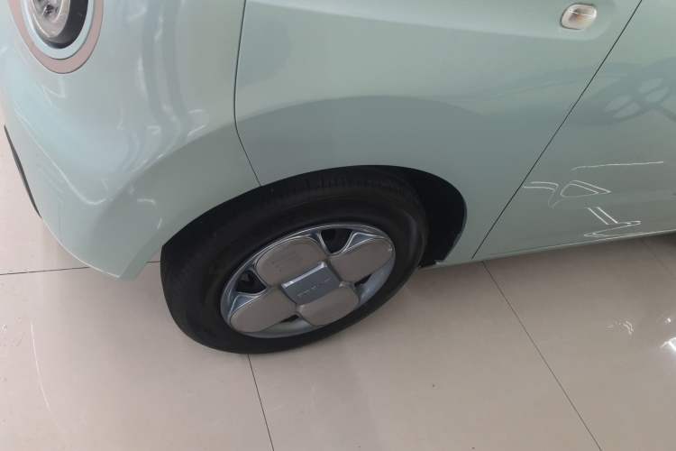 Used Geely Galaxy Panda 2023 Panda Mini 200km Endurance Bear Left Front Wheel Hub