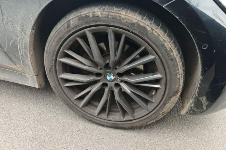 Used BMW 3 Series 2021 325Li M Sport Package Right Front Wheel Hub