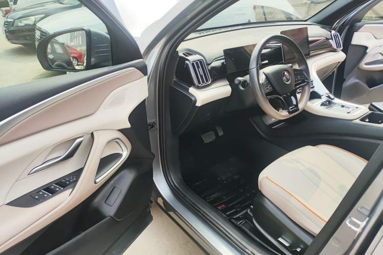 Used BYD Song Pro New Energy 2023 Champion Edition DM-i 71KM Navigation Model
