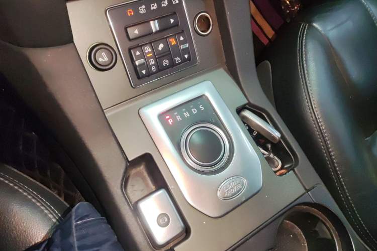 Used Land Rover Discovery 2016 3.0 SC Obsidian Black Heritage Edition SE