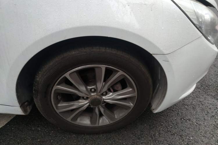 Used Hyundai Sonata 2014 2.4L Automatic Leading Edition China IV Standard Right Front Wheel Hub