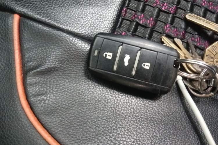 Used CHANGAN CS75 2017 Shangkui Edition 1.5T Manual Fengxiang Model Vehicle Key