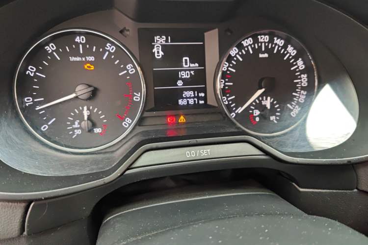 Used Skoda Octavia 2017 1.6L Manual Front-Wheel-Drive Version