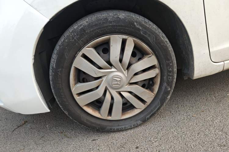 Used Honda Fit 2016 1.5L LX CVT Comfort Model Left Front Wheel Hub