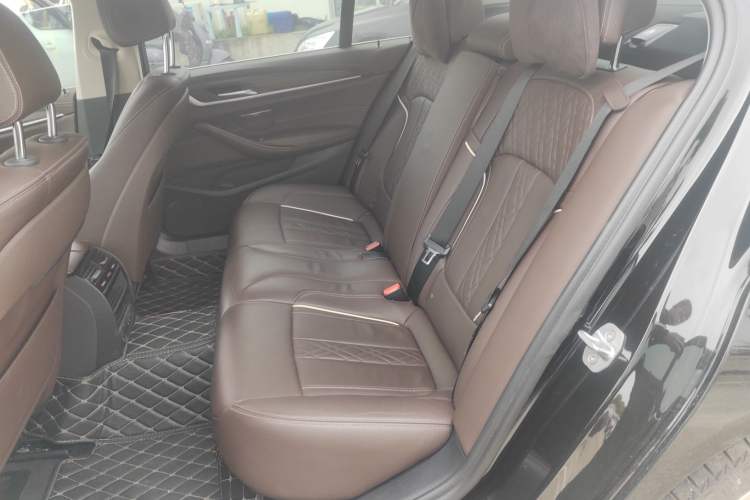 Used BMW 5 Series New Energy 2020 530Le Luxury Package Left Rear Seat
