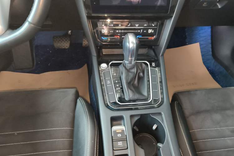 Used Volkswagen Magotan 2020 330TSI DSG Luxury Edition Gear Lever