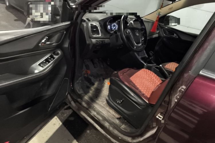 Used Baojun 560 2015 1.8L manual luxury version