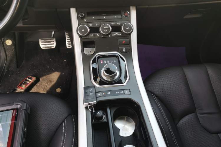 Used Land Rover Range Evoque 2013 2.0T 5-Door Ignite Edition Gear Lever