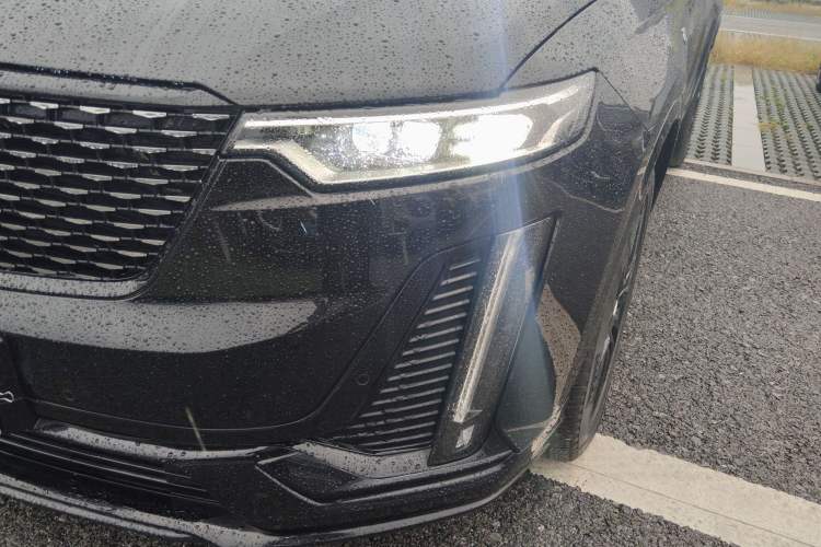 Used Cadillac XT6 2022 2.0T Six-Seater Two-Wheel-Drive Luxury Version
