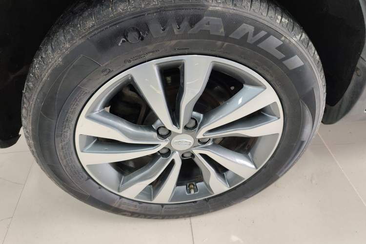 Used Geely Auto Emgrand X7 Sport 2016 1.8TD Automatic Smart Connectivity Version Right Rear Wheel Hub