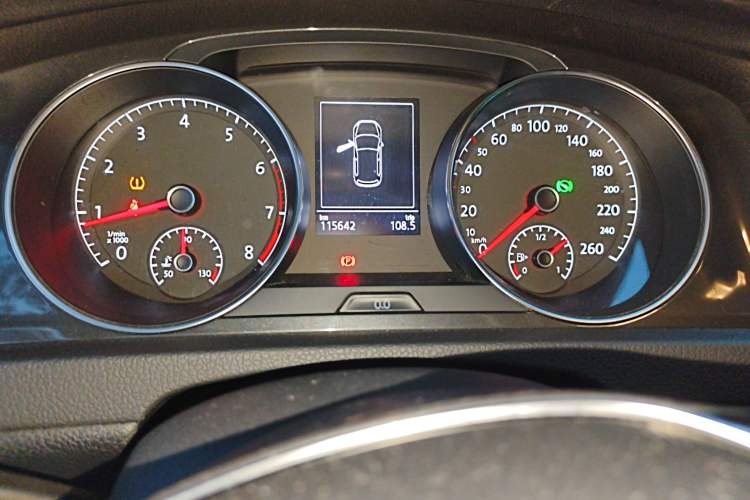 Used Volkswagen Golf 2018 230TSI Automatic Comfort Model Instrument Cluster