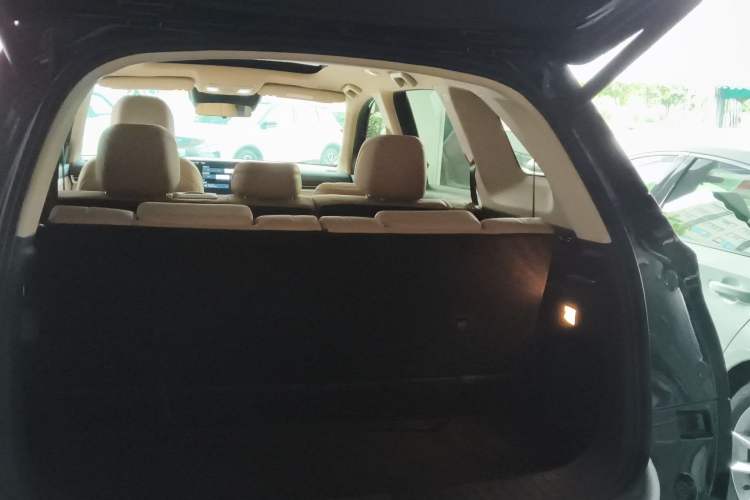 Used Landian E5 PLUS 2025 120km Standard Travel Custom Edition 7 Seats Trunk