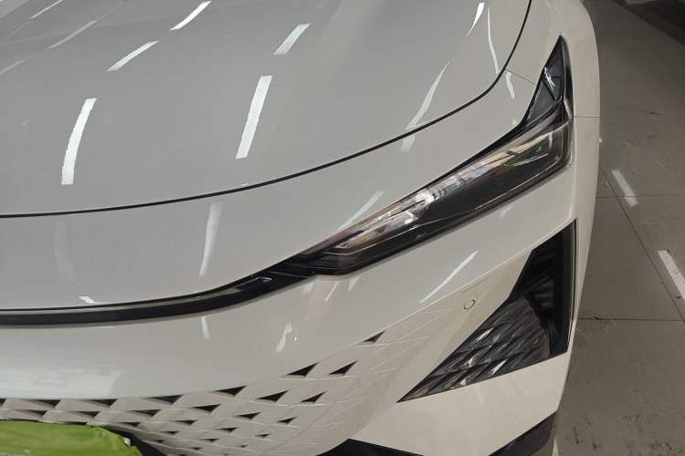 Used CHANGAN UNI-V 2024 1.5T Luxury Edition