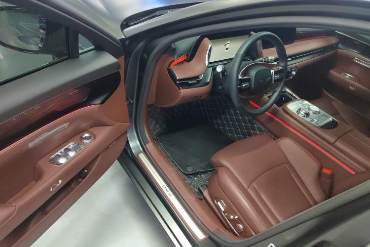 Used Genesis G90 2023 Luxury Edition Driver Seat