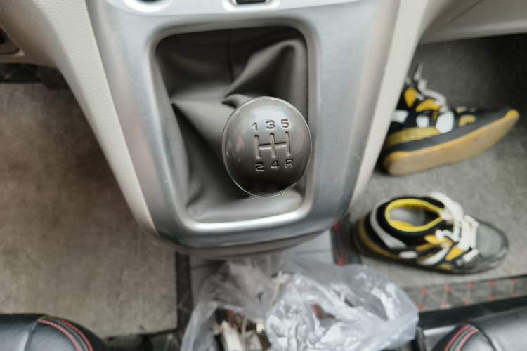 Used Nissan NV200 2014 1.6L Manual Luxury Model China IV Standard