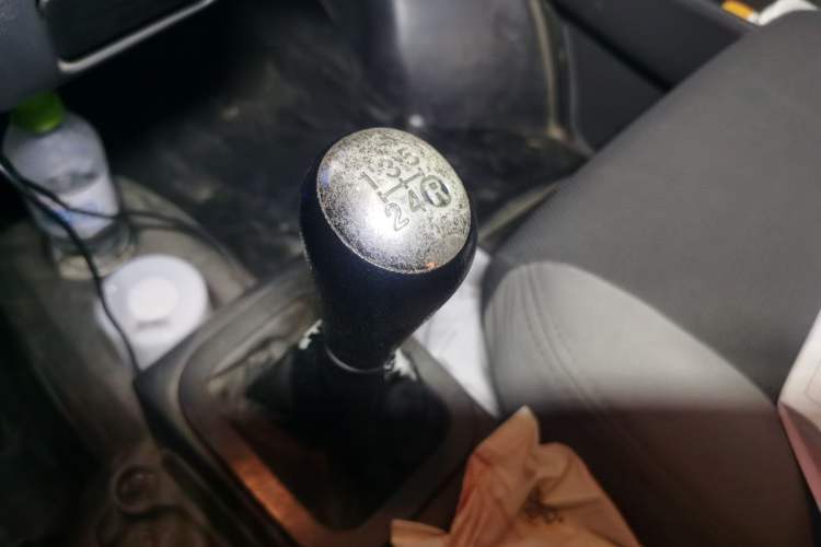 Used Dongfeng Xiaokang K05S 2019 1.2L Practical Version China VI Standard DK12 Gear Lever