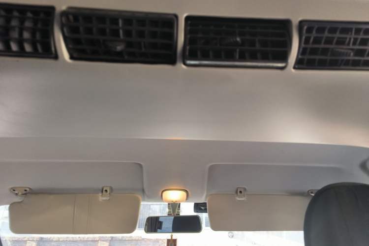 Used Chana Ruixing M60 2025 Model, 1.6L CNG, 120L Gas Cylinder, Comfortable 6-Seater Passenger Van