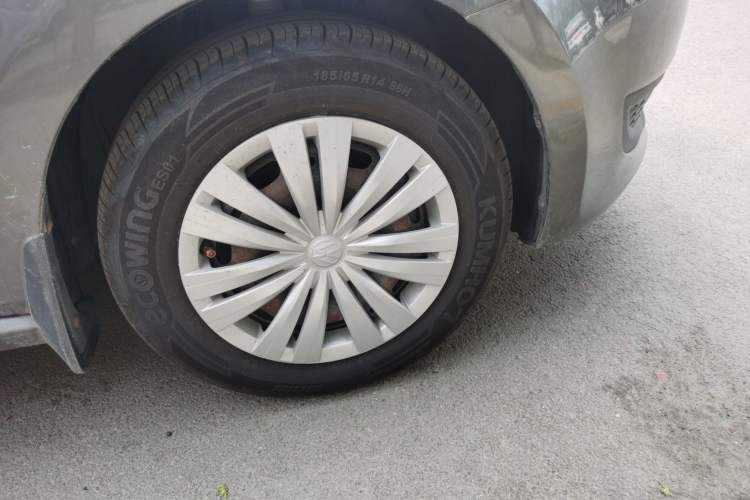 Used Volkswagen Polo 2013 1.4L Manual Fashion Edition Right Front Wheel Hub