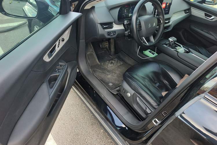 Used Hongqi E-QM5 2024 610 km PLUS
