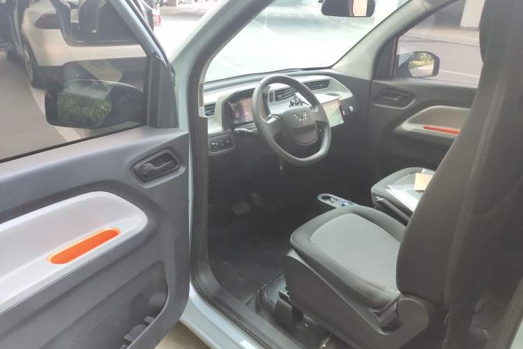 Used Wuling Hongguang MINIEV 2020 Zizai Version Lithium-NMC Driver Seat